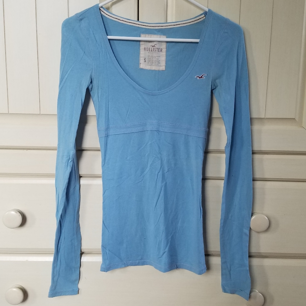 5/$25 Hollister Top